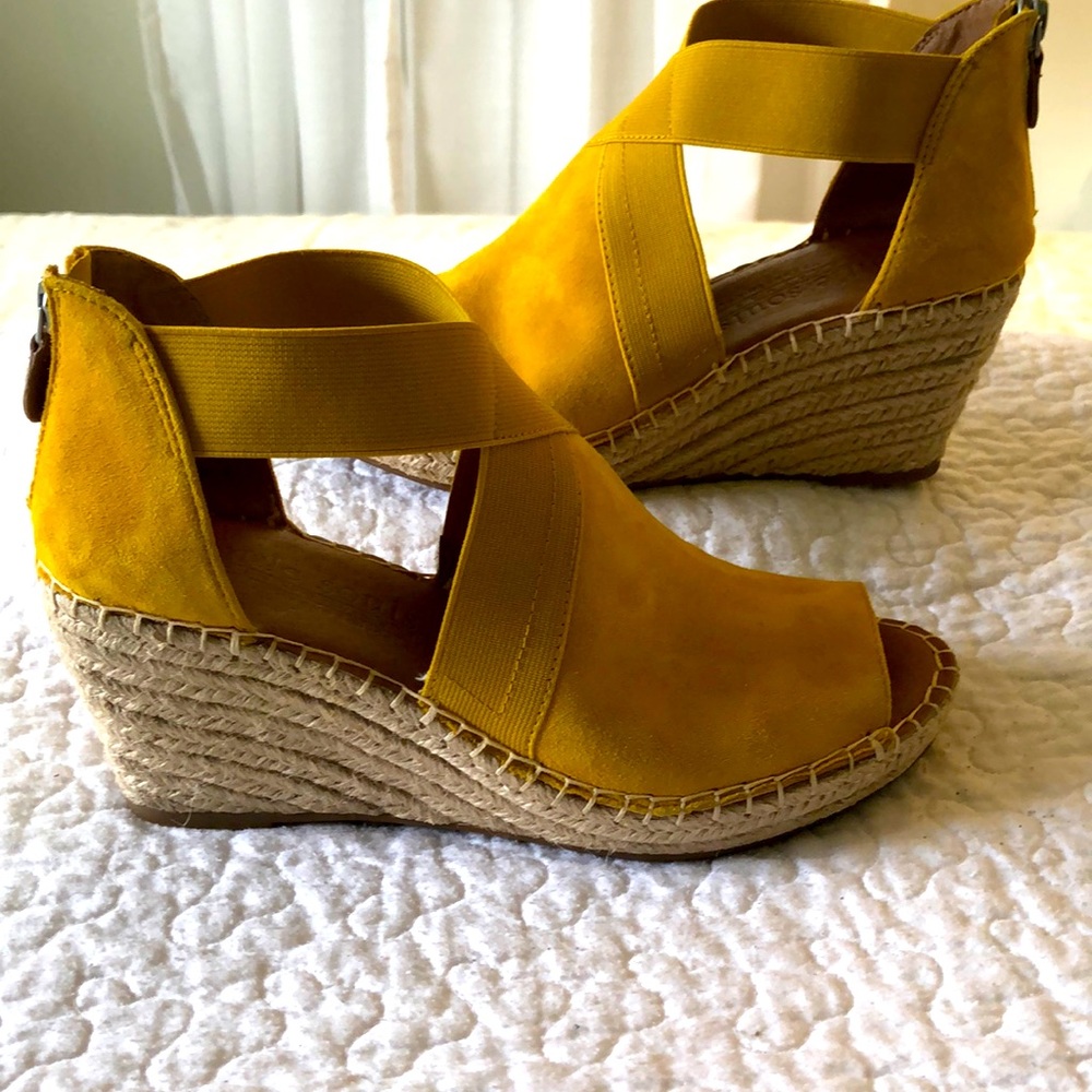Gentle Souls Women’s Size 7.5 Dandelion Yellow Espadrille Wedge Style Open Toe